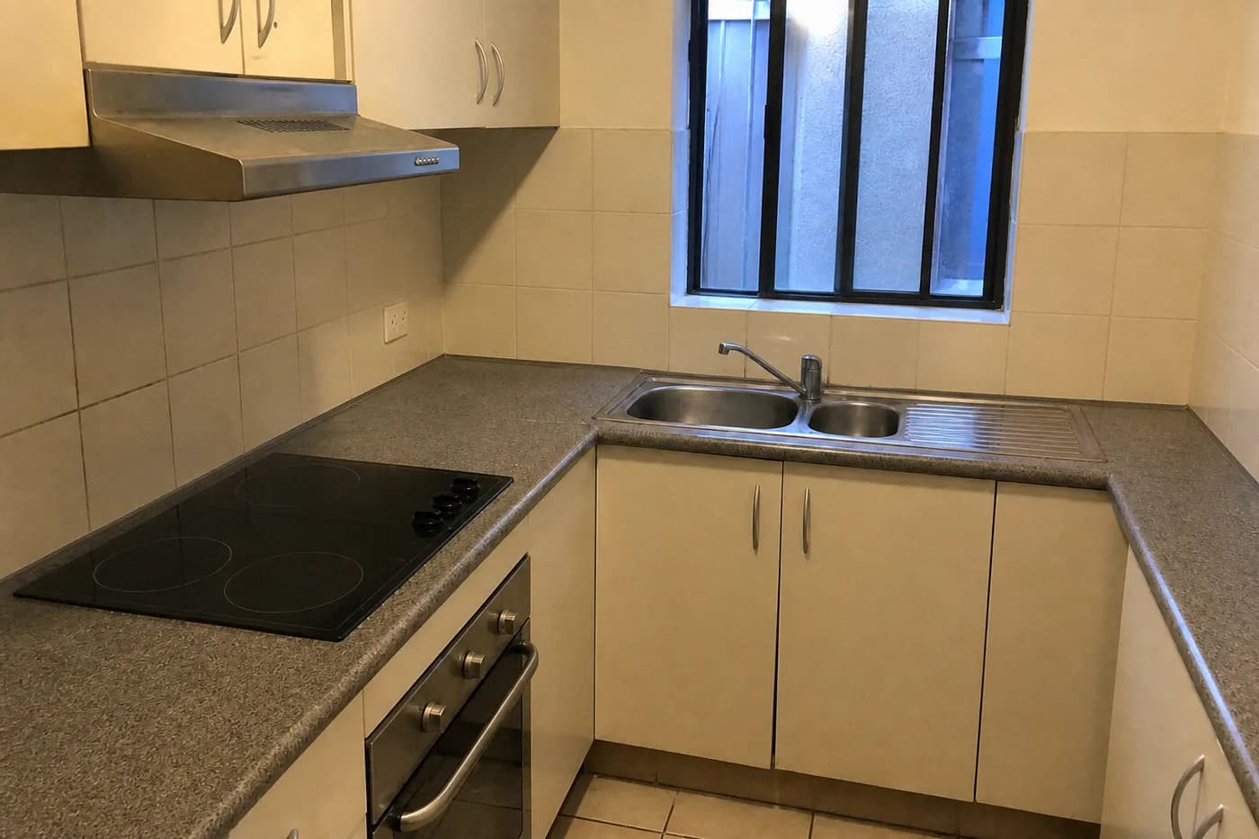 Same rental kitchen after end of lease cleaning