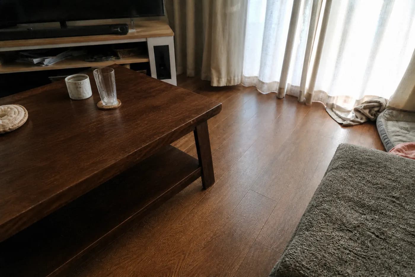 Same living room after house cleaning